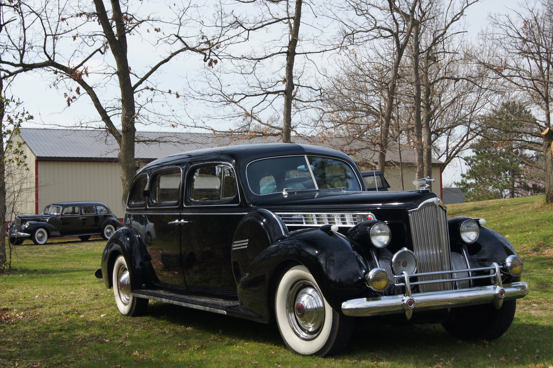 Deux Packard de collection conservées, illustration d’un patrimoine automobile transmis