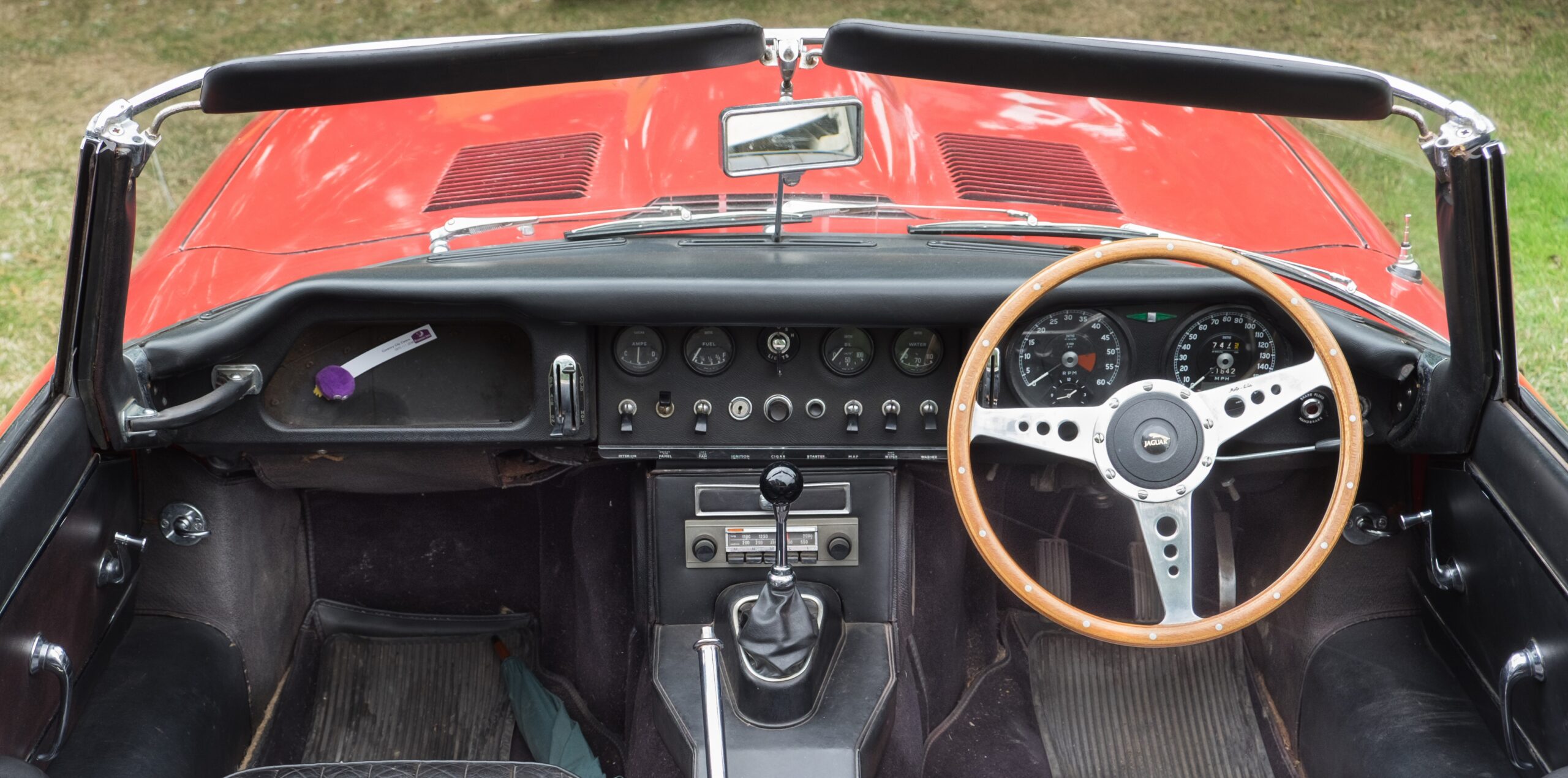 Tableau de bord d’une Jaguar Type E Série 1