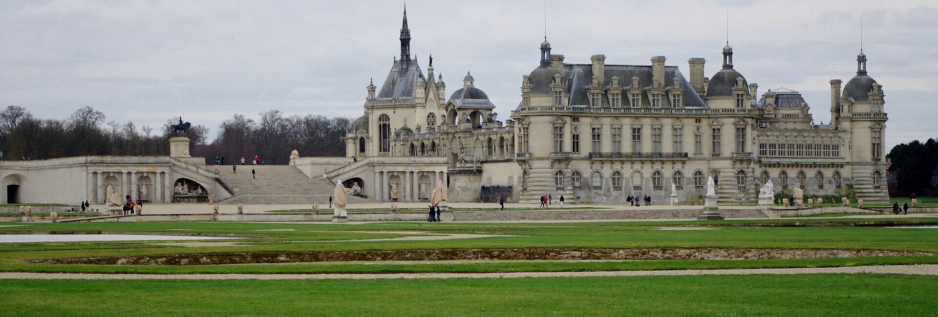 Château de Chantilly vu depuis les jardins de Le Nôtre
