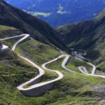 Carte grise à deux noms : comment vendre une voiture de collection ?