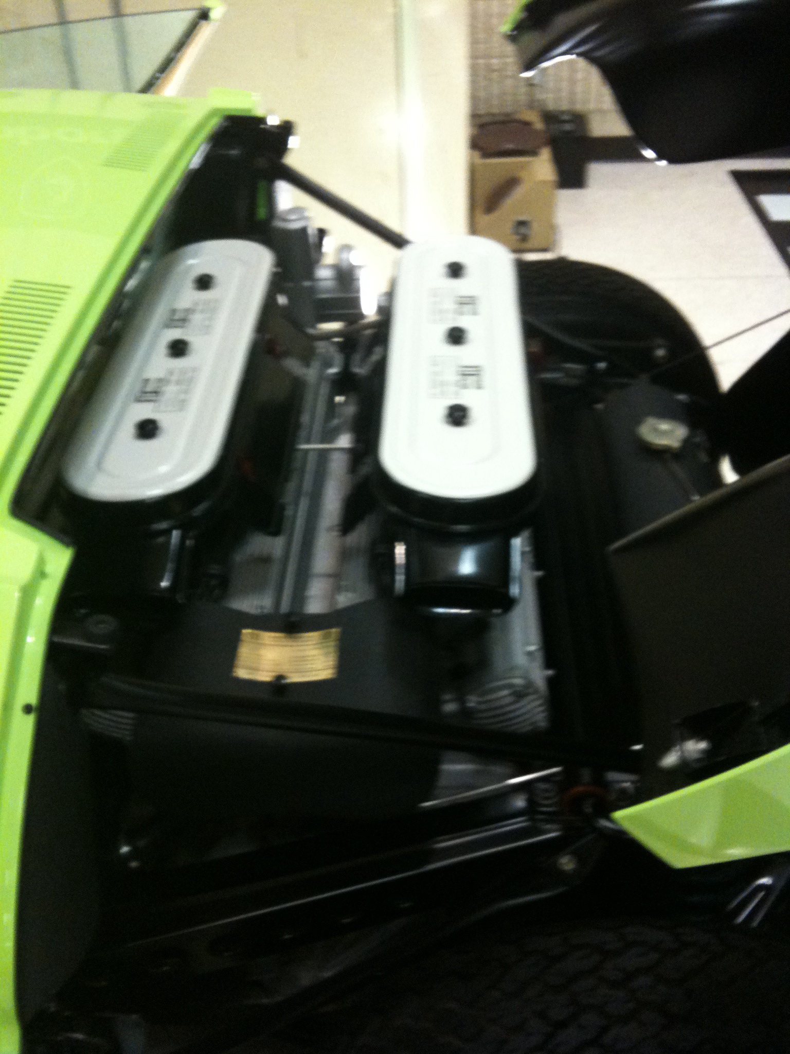 V12 transversal installé dans une Lamborghini Miura