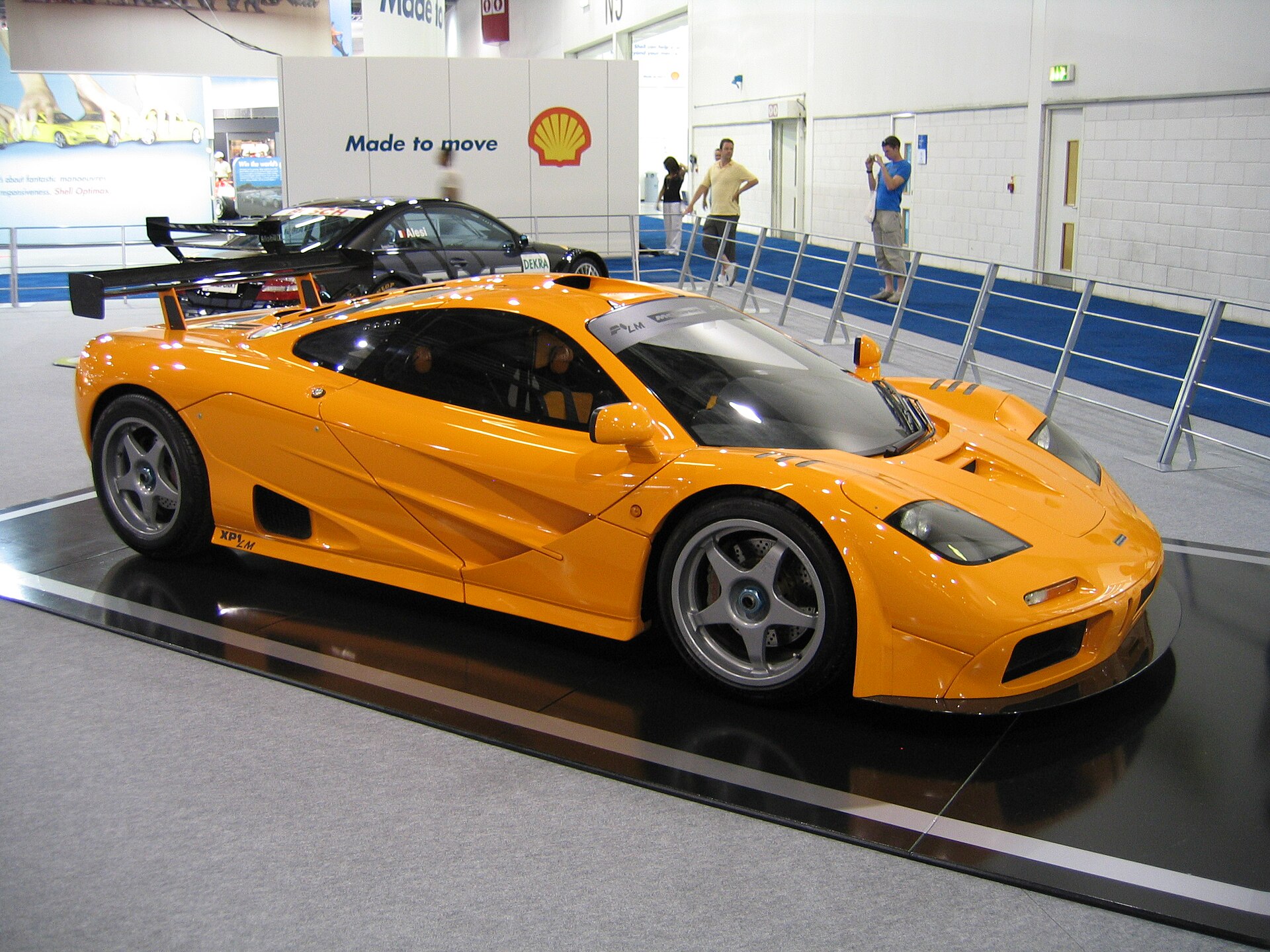 McLaren F1 LM orange exposée au British International Motor Show 2006