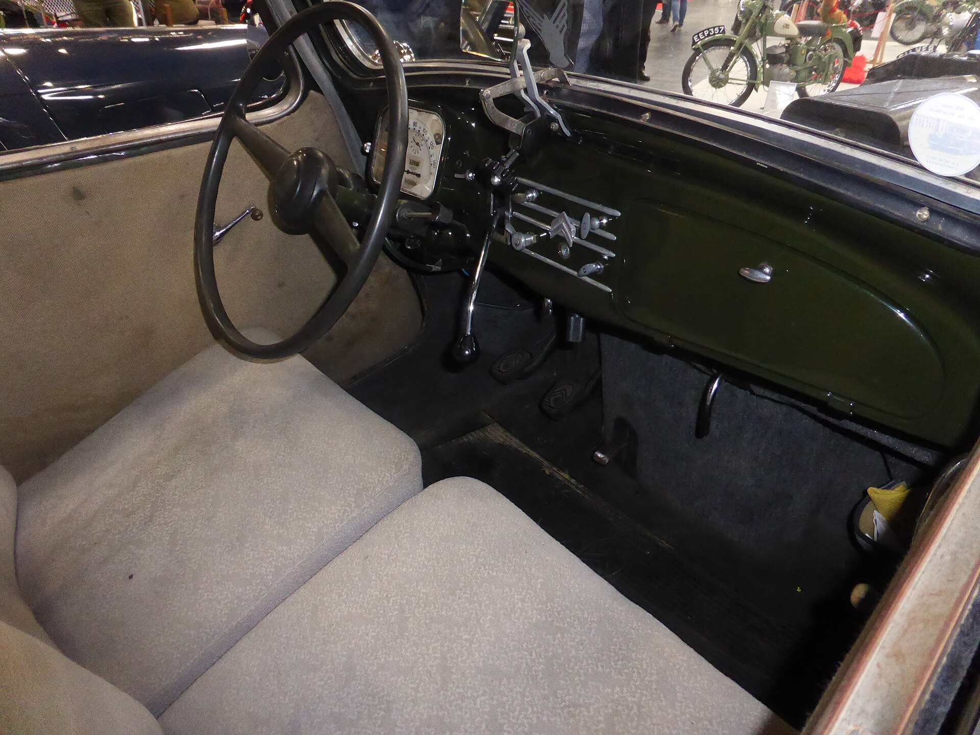Tableau de bord d’une Citroën Traction Avant