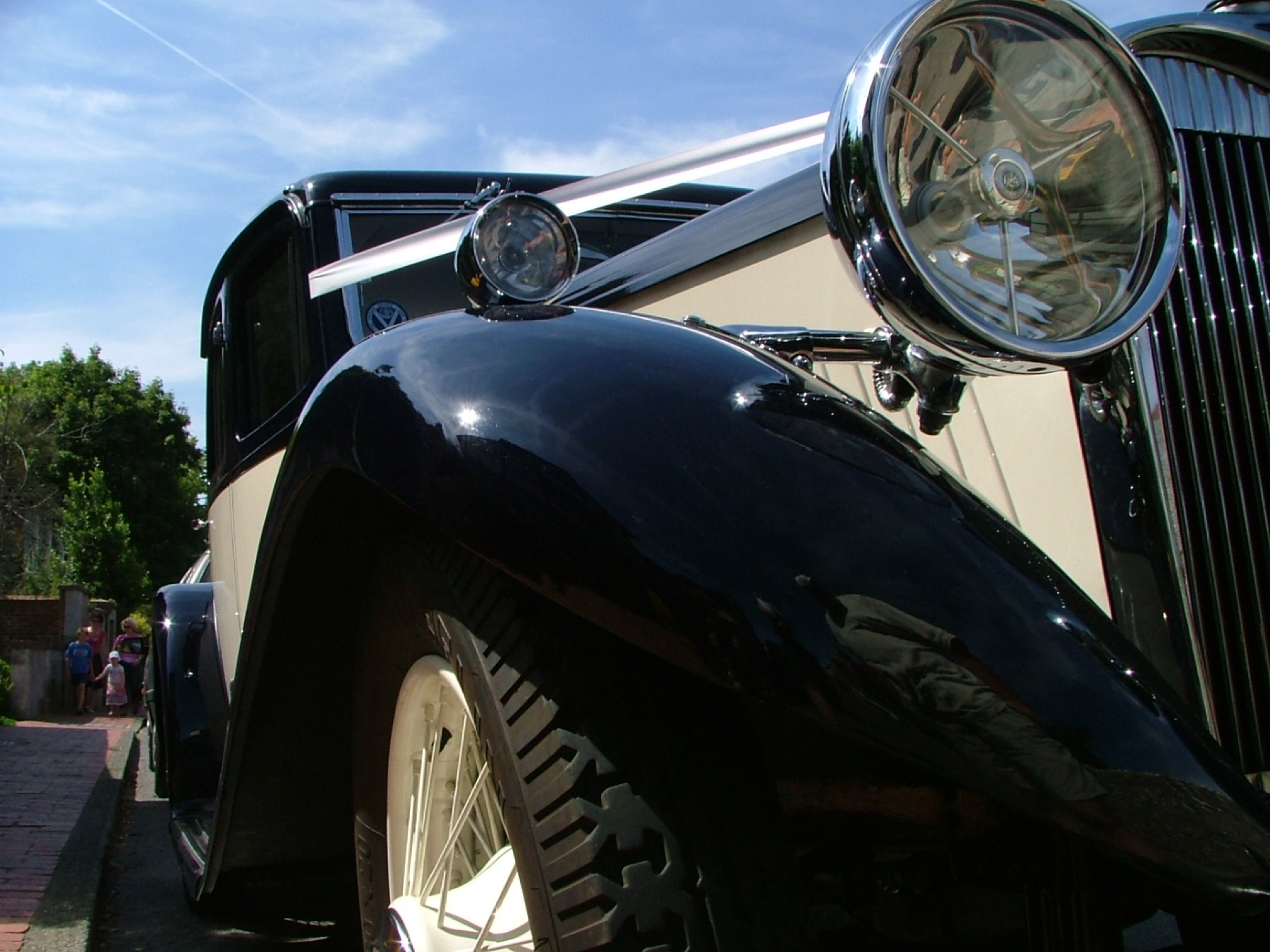 Voiture ancienne en attente de restauration