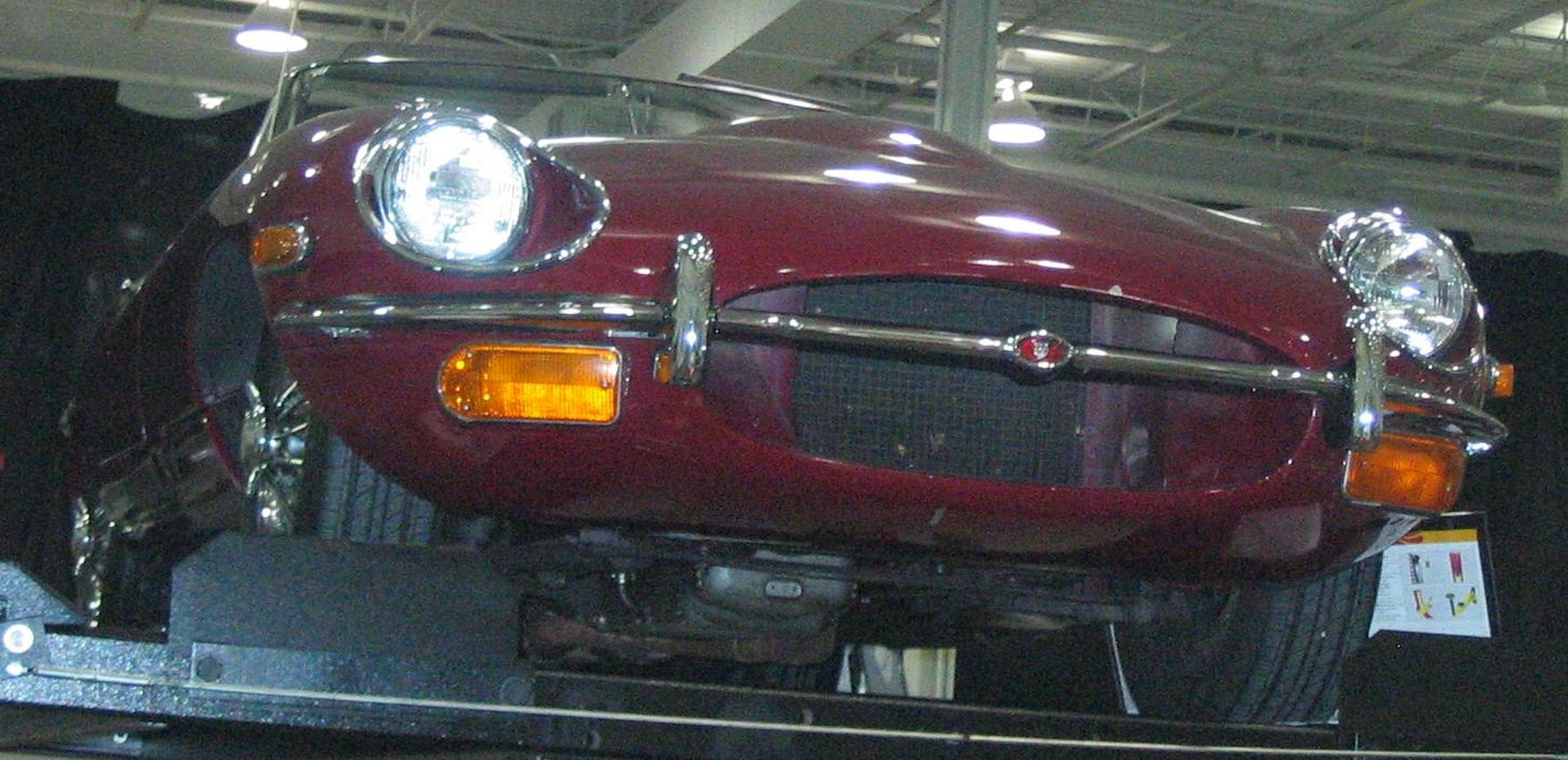 Jaguar Type E présentée lors d’une vente de voitures de collection