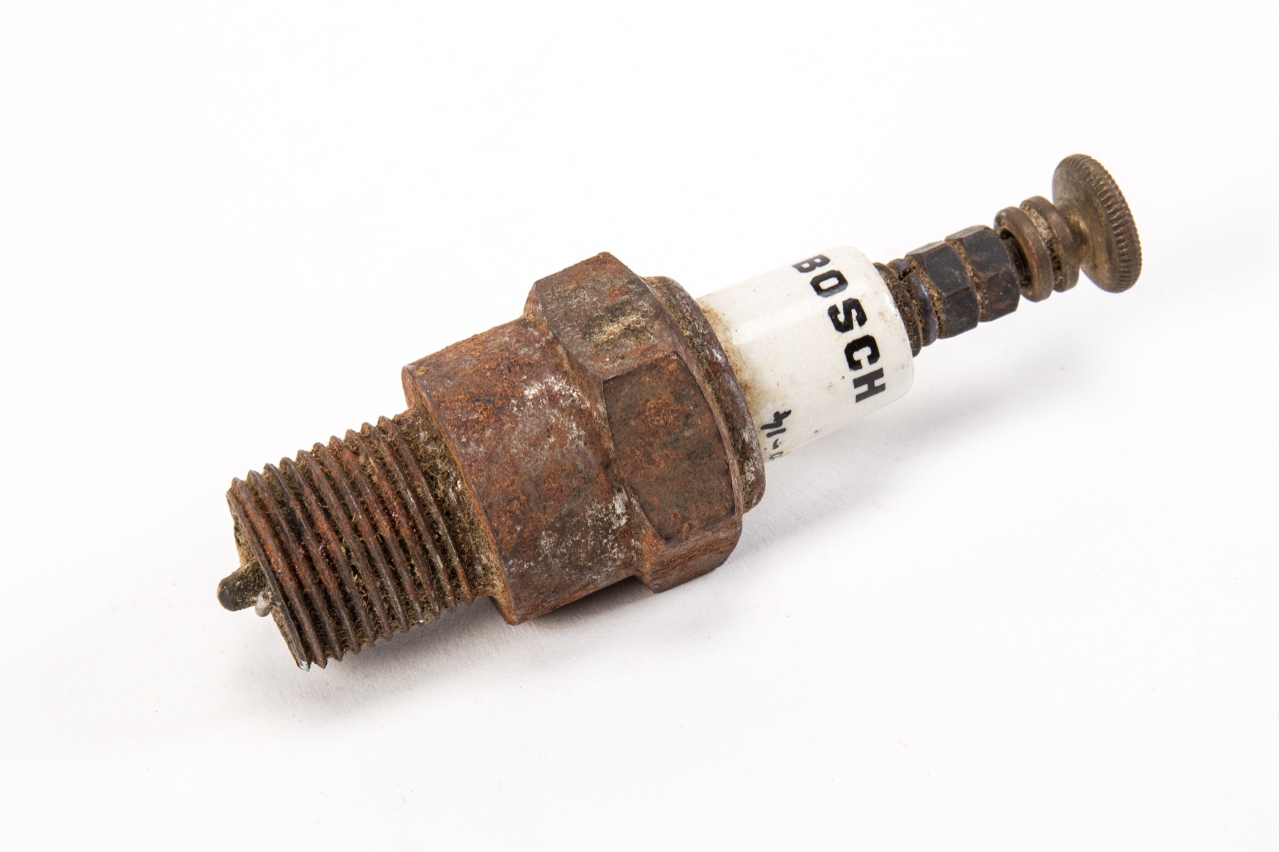 Ancienne bougie Bosch datant du début du XXe siècle