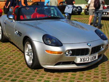 BMW Z8 grise de 2001 vue de trois quarts avant
