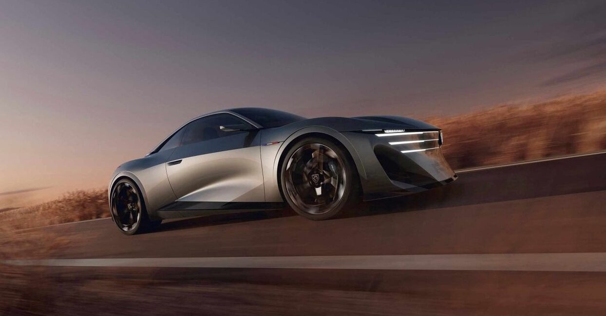 Peugeot RCZ Vision grise en mouvement