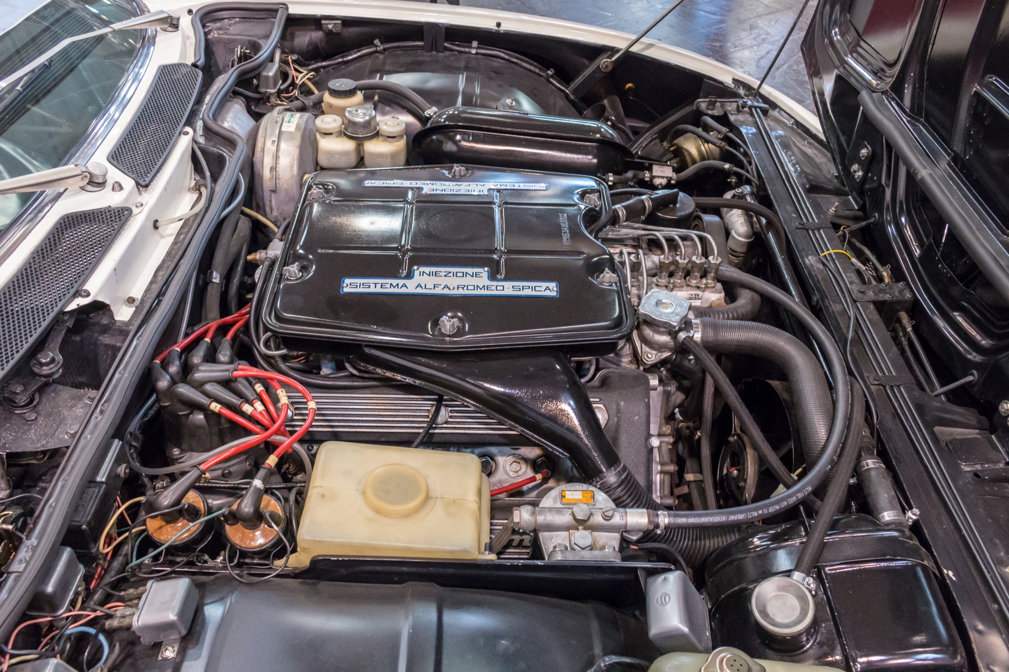 V8 et injection mécanique SPICA d’une Alfa Romeo Montreal