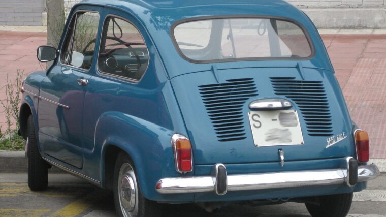 SEAT 600 E ancienne vue arrière en Espagne